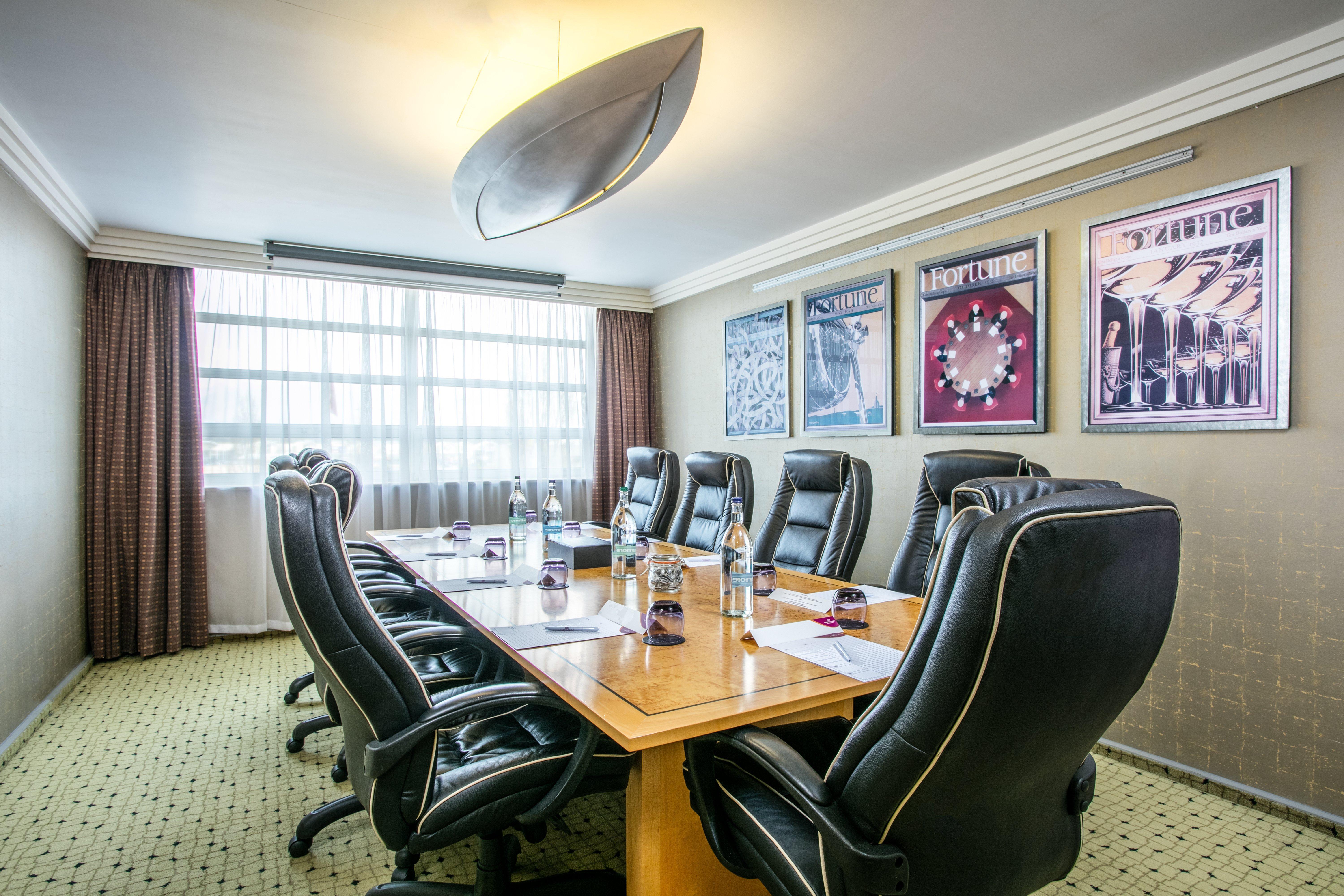 Crowne Plaza Liverpool - John Lennon Airport By Ihg Ngoại thất bức ảnh